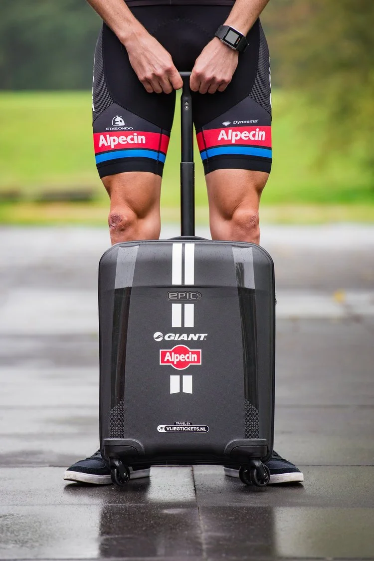 Produktfoto resväska för Giant Alpecin cykelteam