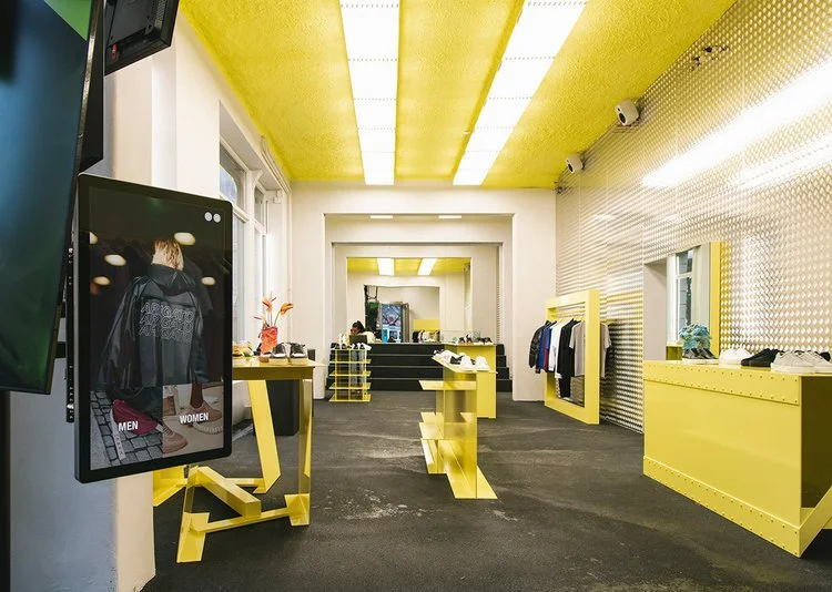Digital skyltning i Axel Arigato butik, Touchtech